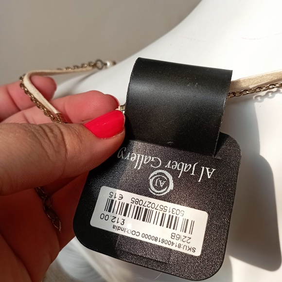 Off White and Brass Necklace - Picture 17 of 17